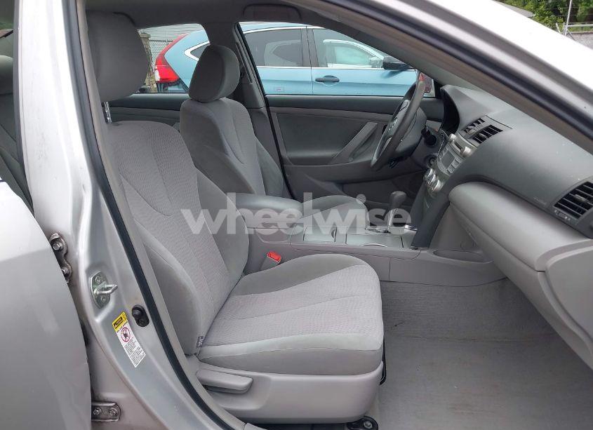 Photo 5 of 2011 Toyota Camry LE (VIN 4T1BF3EK6BU671814)