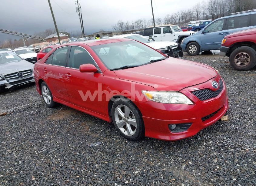 2011 Toyota Camry SE (VIN 4T1BF3EK6BU674485) main photo