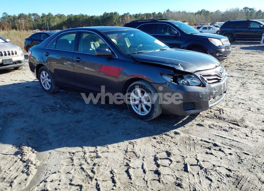 2011 Toyota Camry LE (VIN 4T1BF3EK6BU677760) main photo