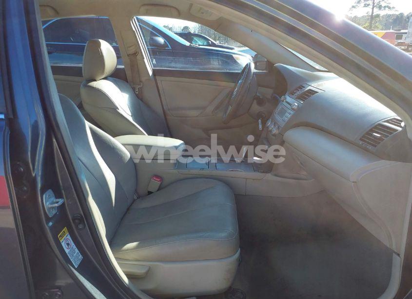 Photo 5 of 2011 Toyota Camry LE (VIN 4T1BF3EK6BU677760)