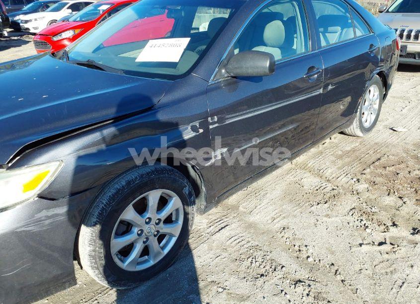 Photo 6 of 2011 Toyota Camry LE (VIN 4T1BF3EK6BU677760)