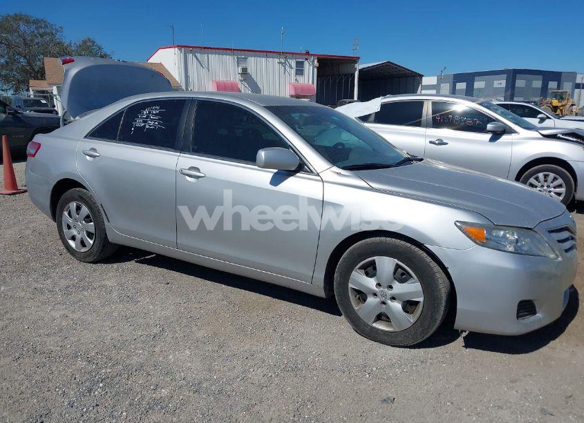 2011 Toyota Camry (VIN 4T1BF3EK6BU679752) main photo