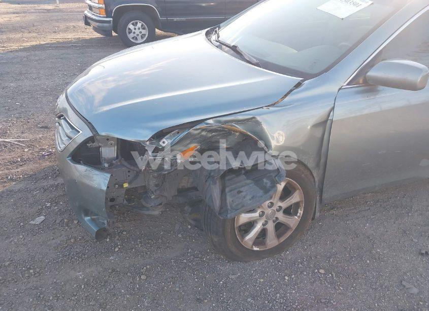 Photo 6 of 2011 Toyota Camry LE (VIN 4T1BF3EK6BU685101)