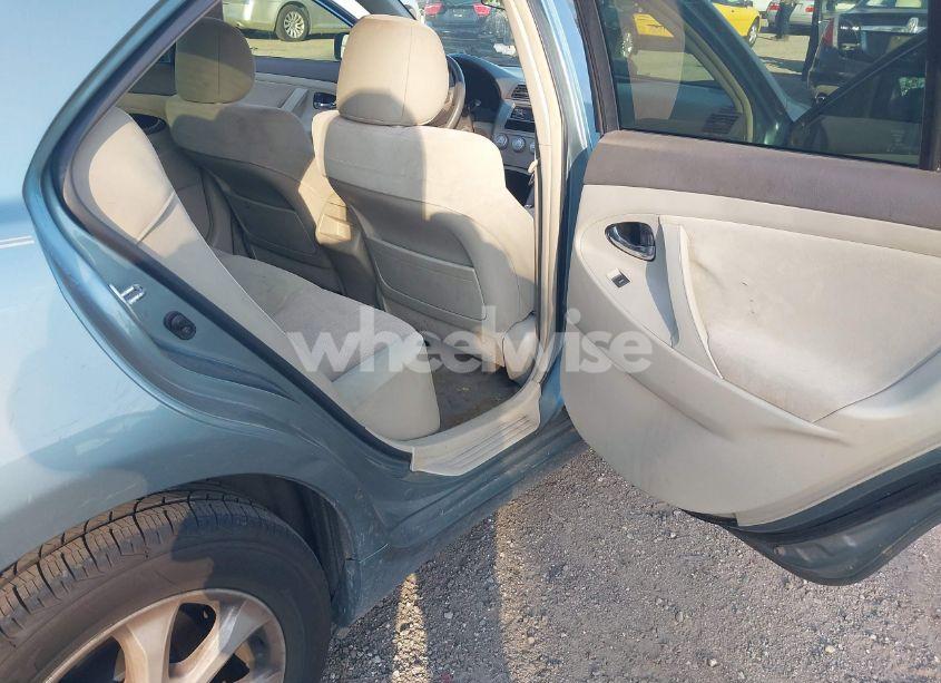 Photo 8 of 2011 Toyota Camry LE (VIN 4T1BF3EK6BU685101)