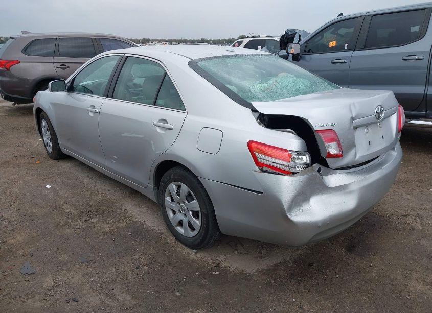 Photo 3 of 2011 Toyota Camry LE (VIN 4T1BF3EK6BU697216)