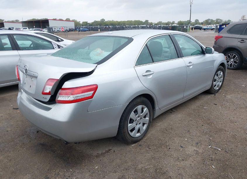 Photo 4 of 2011 Toyota Camry LE (VIN 4T1BF3EK6BU697216)
