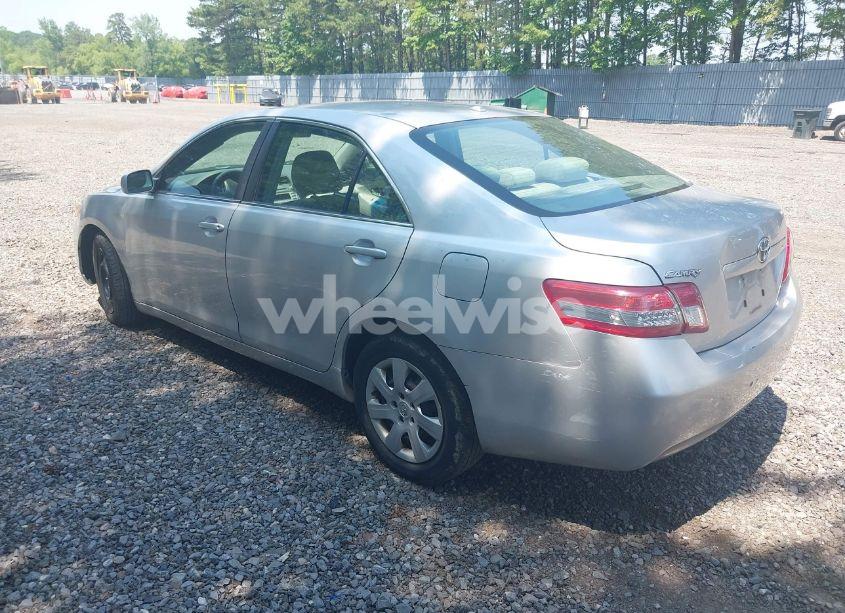 Photo 3 of 2011 Toyota Camry LE (VIN 4T1BF3EK6BU697376)