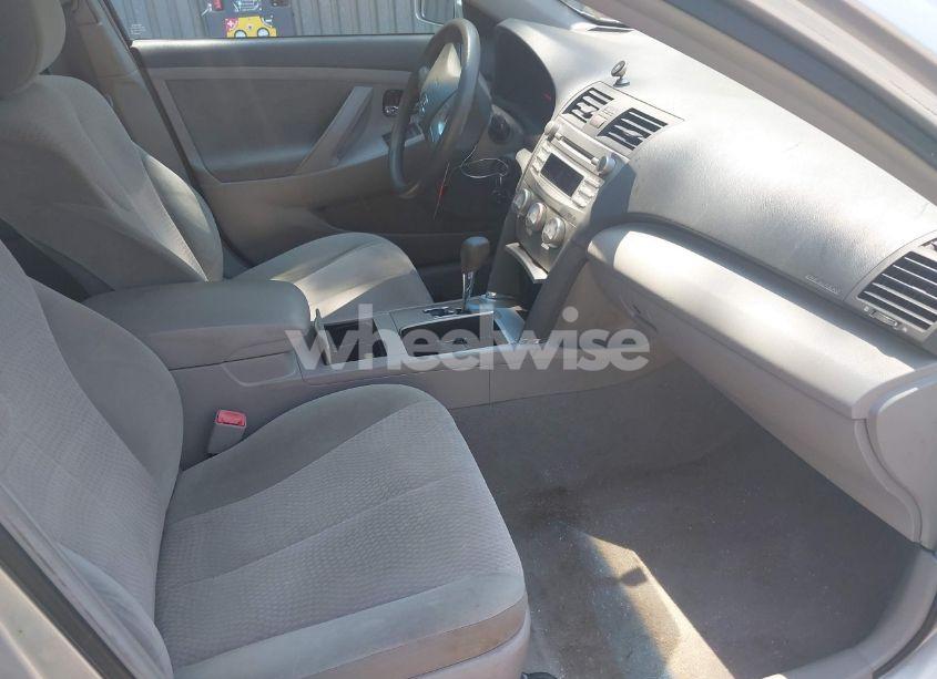 Photo 5 of 2011 Toyota Camry LE (VIN 4T1BF3EK6BU697376)