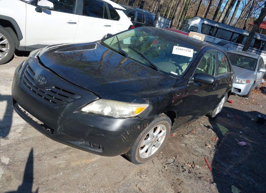 Photo 2 of 2011 Toyota Camry LE (VIN 4T1BF3EK6BU700325)