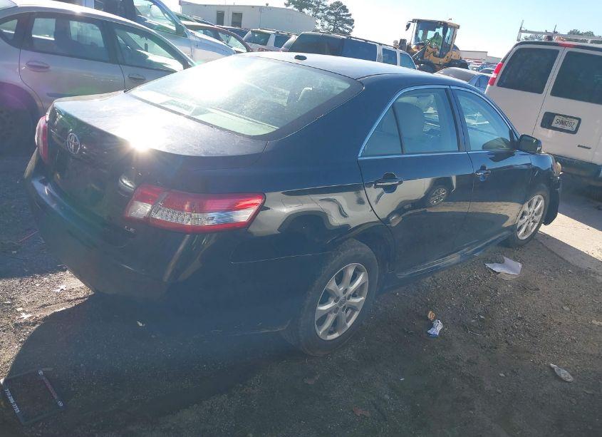 Photo 4 of 2011 Toyota Camry LE (VIN 4T1BF3EK6BU700325)