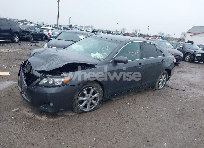 Photo 2 of 2011 Toyota Camry LE (VIN 4T1BF3EK6BU723023)