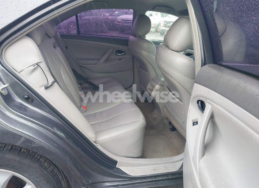 Photo 8 of 2011 Toyota Camry LE (VIN 4T1BF3EK6BU723023)