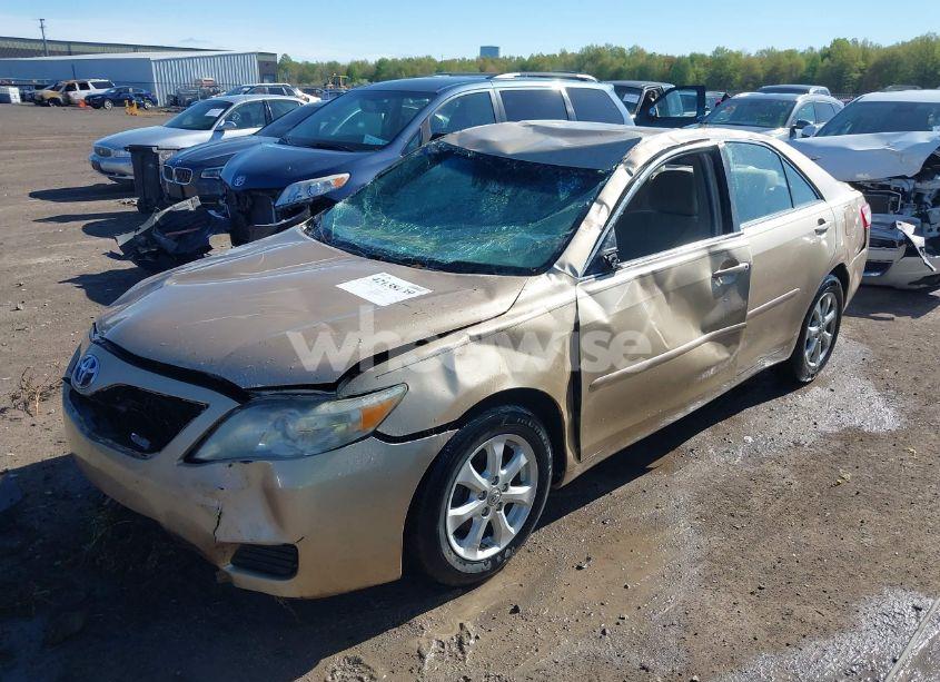 Photo 2 of 2011 Toyota Camry LE (VIN 4T1BF3EK6BU728402)