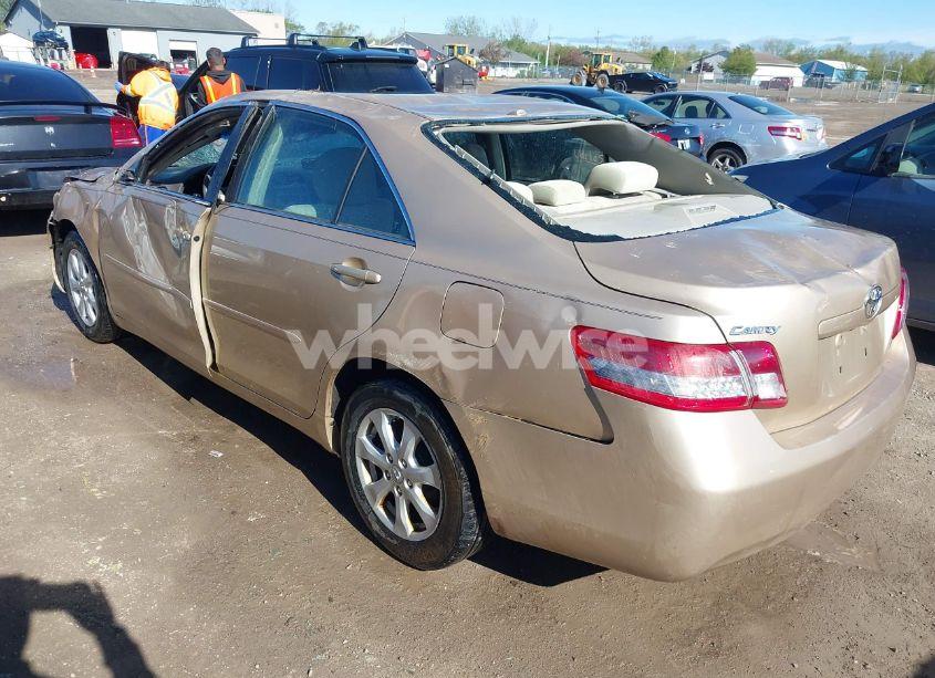 Photo 3 of 2011 Toyota Camry LE (VIN 4T1BF3EK6BU728402)