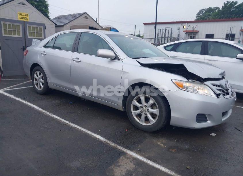 2011 Toyota Camry LE (VIN 4T1BF3EK6BU731445) main photo