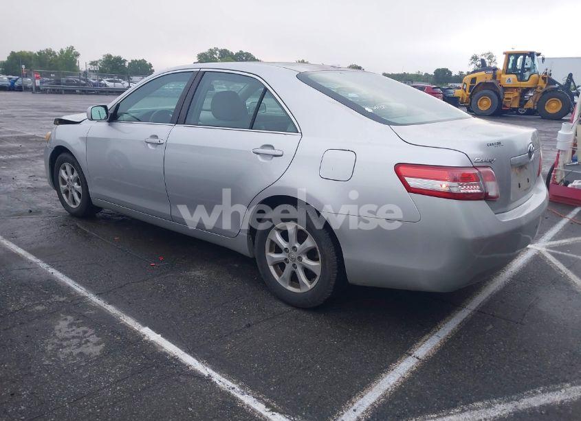 Photo 3 of 2011 Toyota Camry LE (VIN 4T1BF3EK6BU731445)