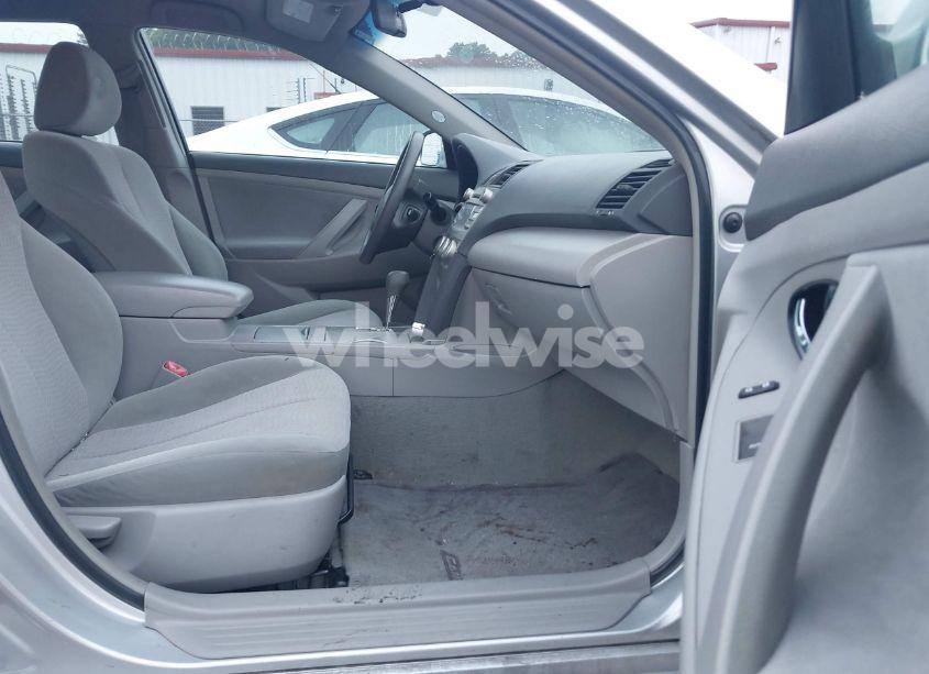 Photo 5 of 2011 Toyota Camry LE (VIN 4T1BF3EK6BU731445)