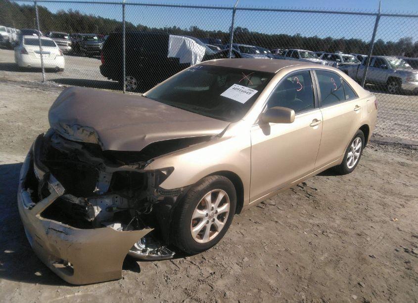 Photo 2 of 2011 Toyota Camry LE (VIN 4T1BF3EK6BU738671)