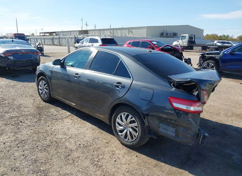 Photo 3 of 2011 Toyota Camry LE (VIN 4T1BF3EK6BU739089)