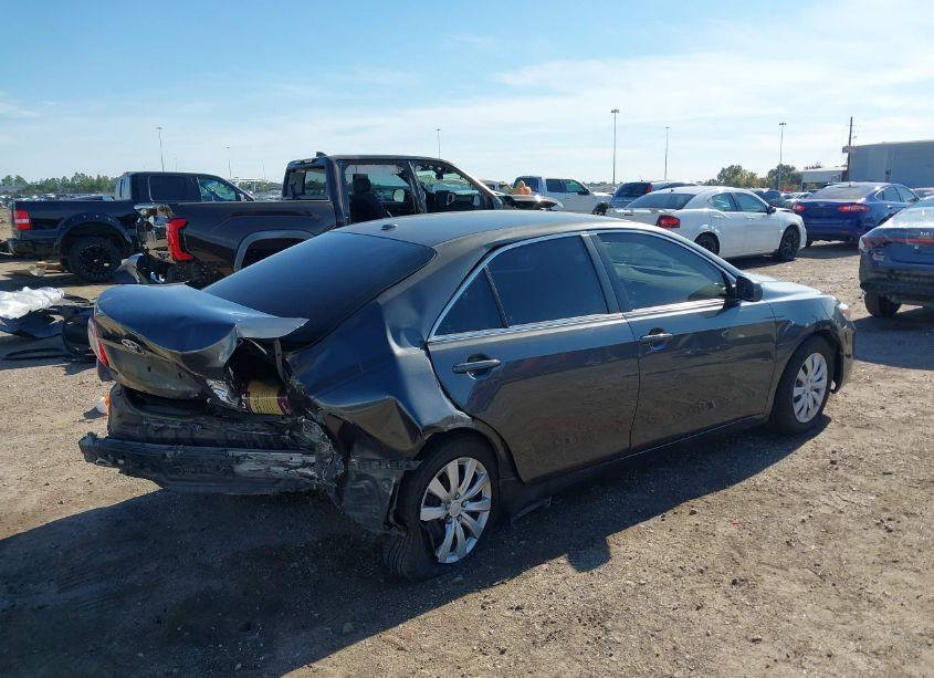 Photo 4 of 2011 Toyota Camry LE (VIN 4T1BF3EK6BU739089)