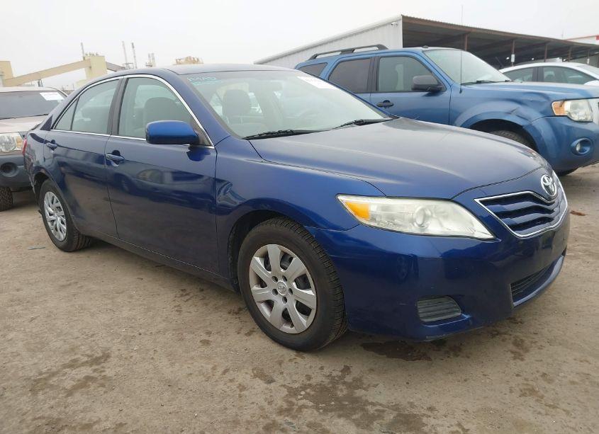 2011 Toyota Camry LE (VIN 4T1BF3EK6BU742364) main photo
