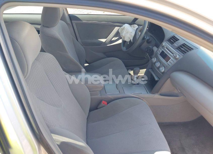 Photo 5 of 2011 Toyota Camry LE (VIN 4T1BF3EK6BU763117)