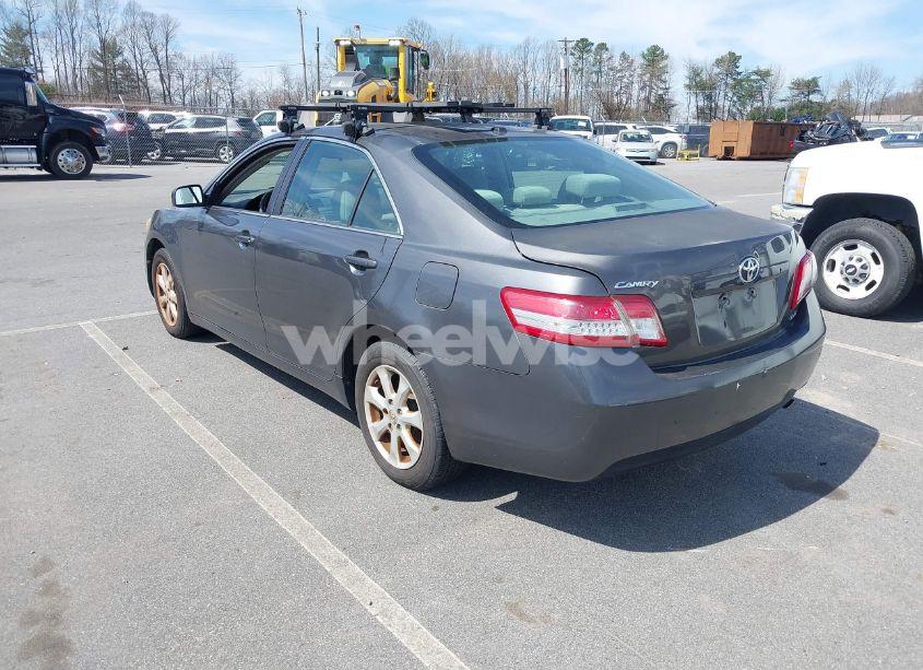 Photo 3 of 2011 Toyota Camry LE (VIN 4T1BF3EK6BU772366)