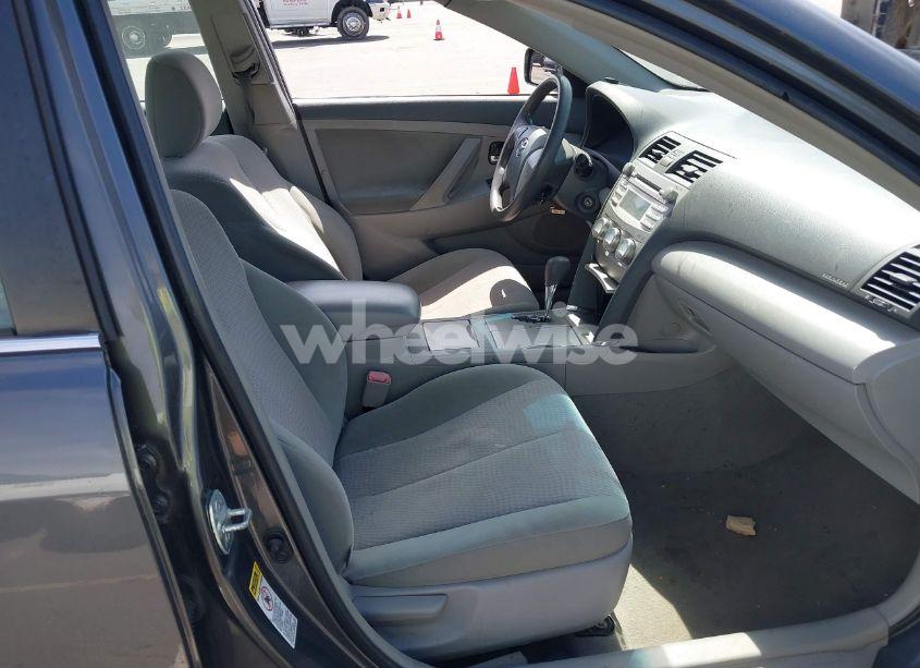 Photo 5 of 2011 Toyota Camry LE (VIN 4T1BF3EK6BU772366)