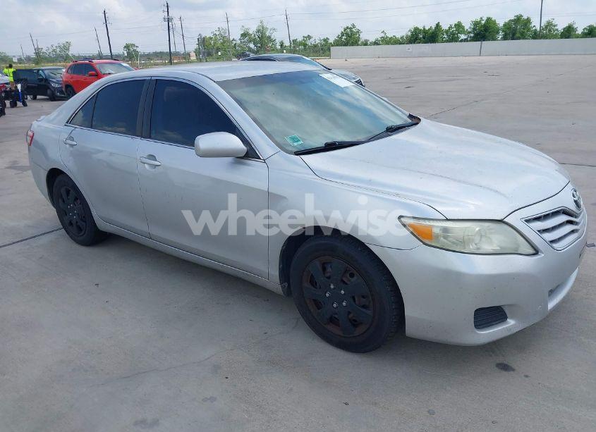 2010 Toyota Camry (VIN 4T1BF3EK7AU015944) main photo