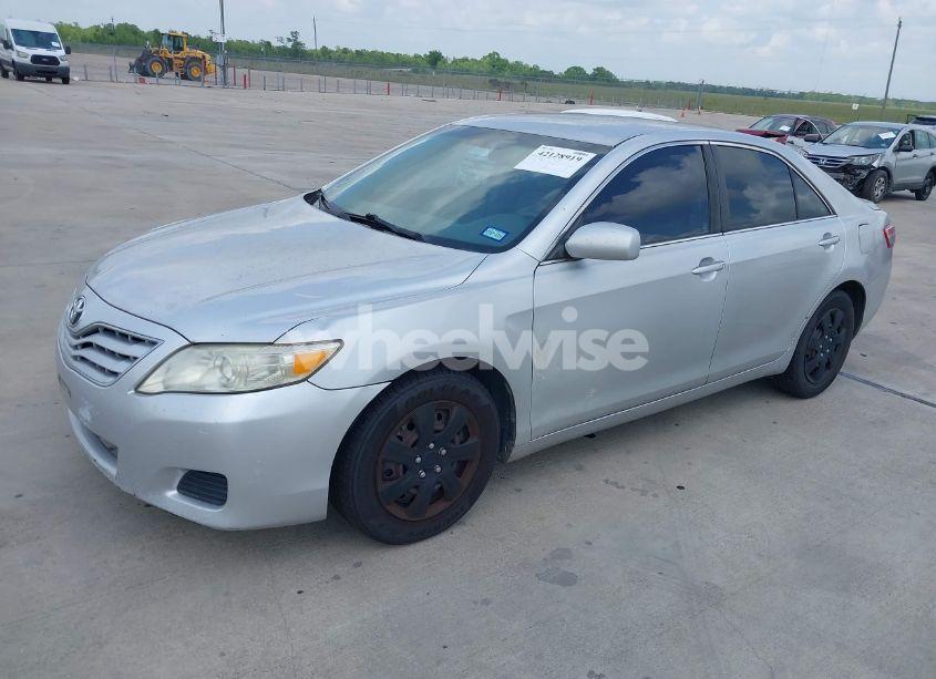 Photo 2 of 2010 Toyota Camry (VIN 4T1BF3EK7AU015944)
