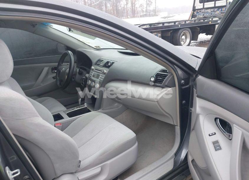 Photo 5 of 2010 Toyota Camry LE (VIN 4T1BF3EK7AU016088)