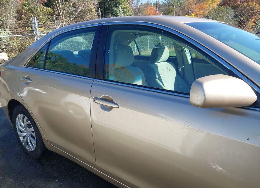 Photo 13 of 2010 Toyota Camry N/A (VIN 4T1BF3EK7AU028368)