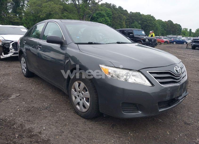 2010 Toyota Camry LE (VIN 4T1BF3EK7AU055425) main photo