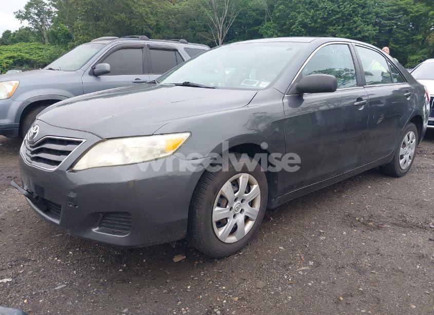 Photo 2 of 2010 Toyota Camry LE (VIN 4T1BF3EK7AU055425)