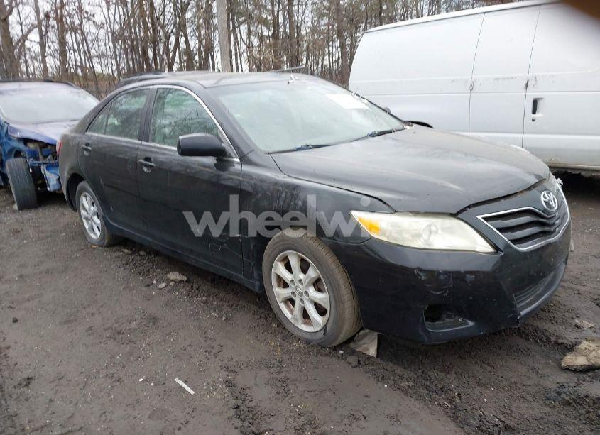 2010 Toyota Camry LE (VIN 4T1BF3EK7AU065792) main photo