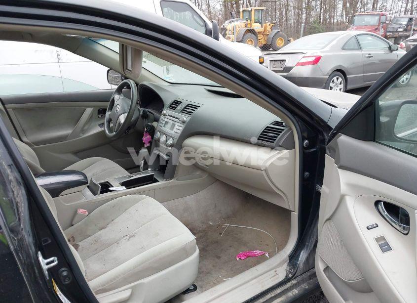 Photo 5 of 2010 Toyota Camry LE (VIN 4T1BF3EK7AU065792)