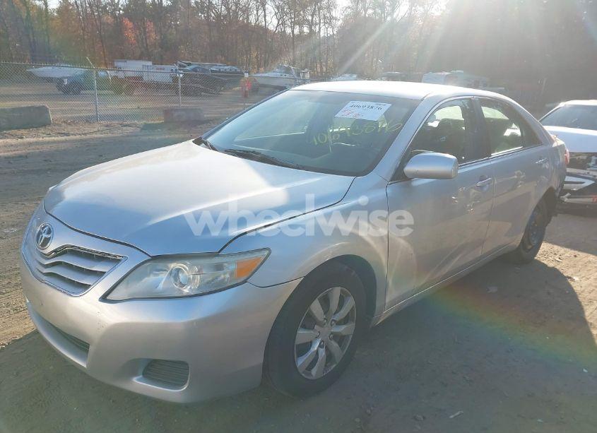 Photo 2 of 2010 Toyota Camry LE (VIN 4T1BF3EK7AU085315)