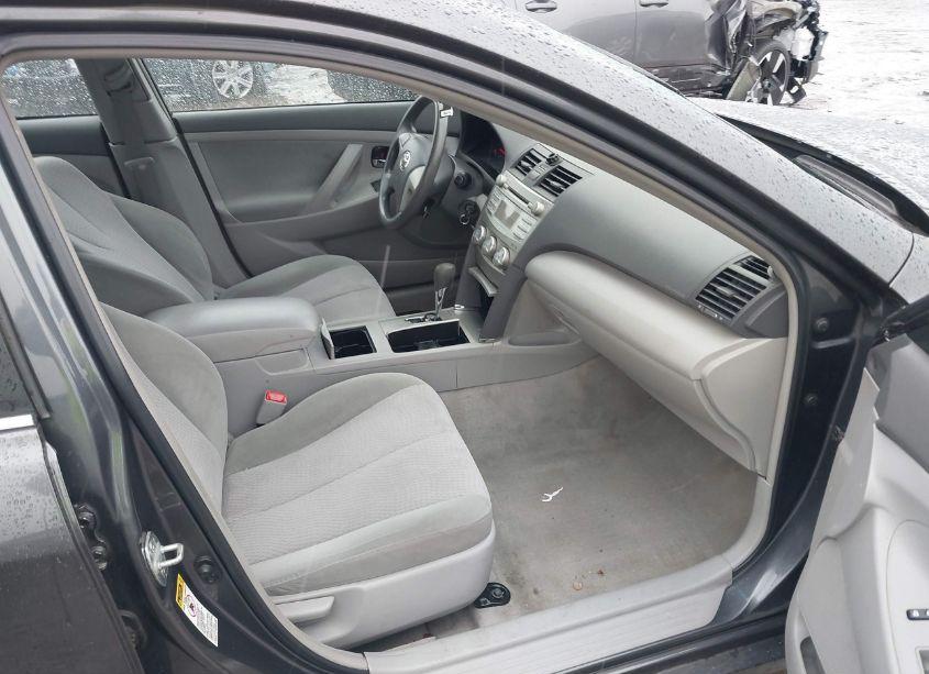 Photo 5 of 2010 Toyota Camry LE (VIN 4T1BF3EK7AU094404)