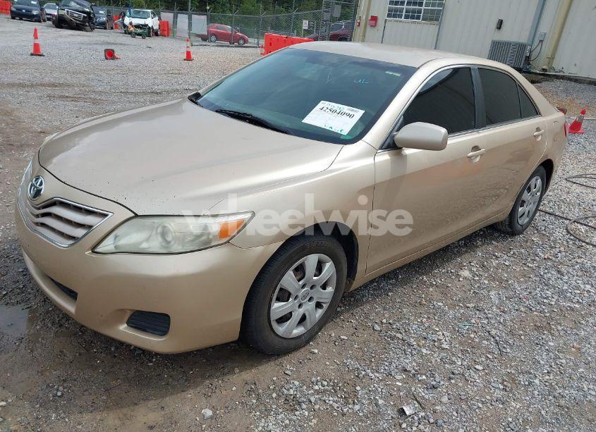 Photo 2 of 2010 Toyota Camry LE (VIN 4T1BF3EK7AU107572)