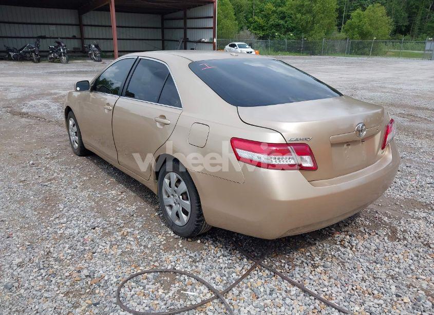Photo 3 of 2010 Toyota Camry LE (VIN 4T1BF3EK7AU107572)