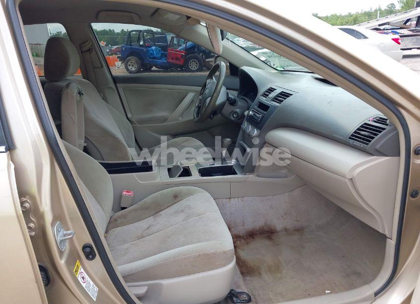 Photo 5 of 2010 Toyota Camry LE (VIN 4T1BF3EK7AU107572)