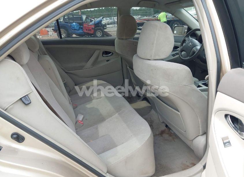 Photo 8 of 2010 Toyota Camry LE (VIN 4T1BF3EK7AU107572)