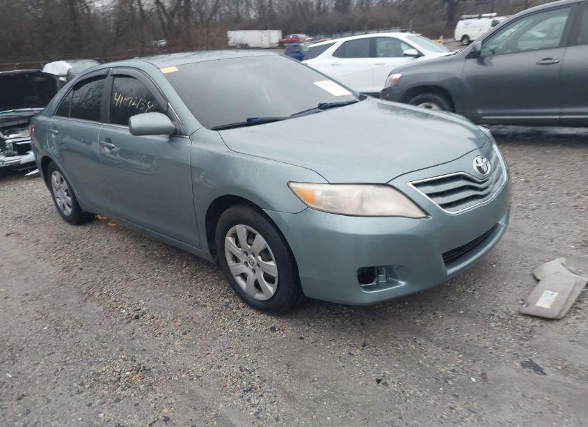 2010 Toyota Camry LE (VIN 4T1BF3EK7AU540695) main photo
