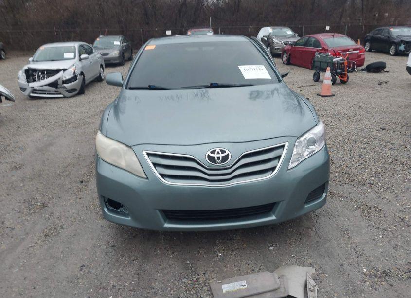 Photo 13 of 2010 Toyota Camry LE (VIN 4T1BF3EK7AU540695)
