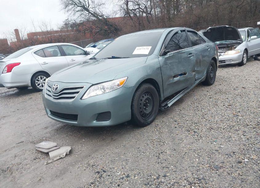 Photo 2 of 2010 Toyota Camry LE (VIN 4T1BF3EK7AU540695)