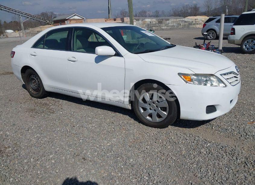 2010 Toyota Camry LE (VIN 4T1BF3EK7AU542317) main photo