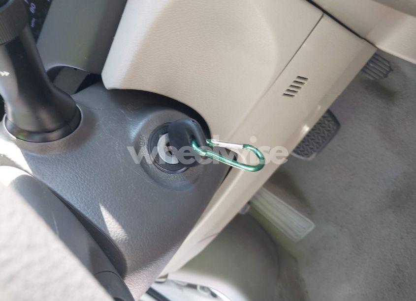 Photo 11 of 2010 Toyota Camry LE (VIN 4T1BF3EK7AU542317)