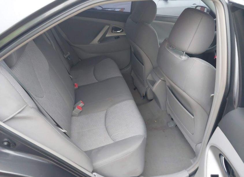 Photo 8 of 2010 Toyota Camry SE (VIN 4T1BF3EK7AU550837)