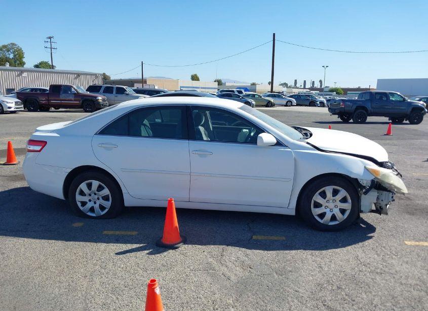 Photo 13 of 2010 Toyota Camry LE (VIN 4T1BF3EK7AU566018)