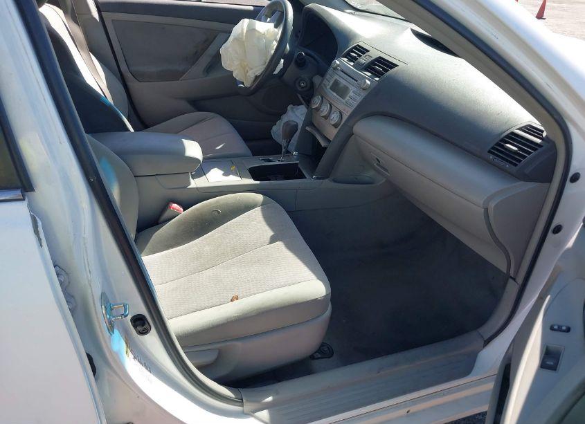 Photo 5 of 2010 Toyota Camry LE (VIN 4T1BF3EK7AU566018)